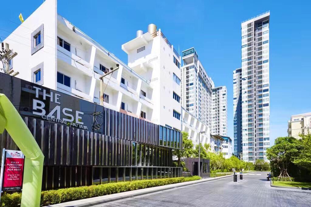 The Base Highfl Seaview Pattaya